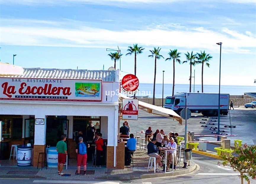 Resale - Apartment - Penthouse - Estepona - Estepona Centro