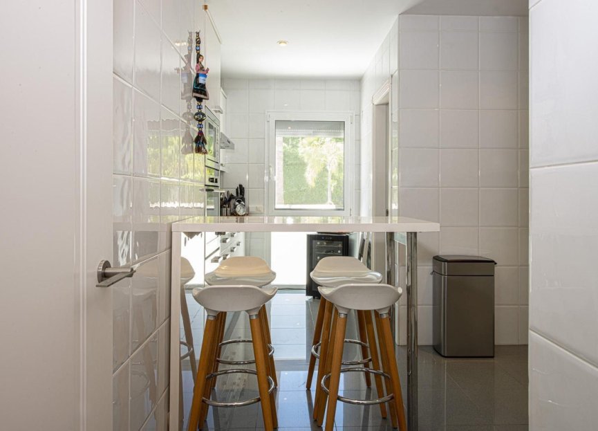 Resale - Ground floor apartment - Marbella - Nueva Andalucia