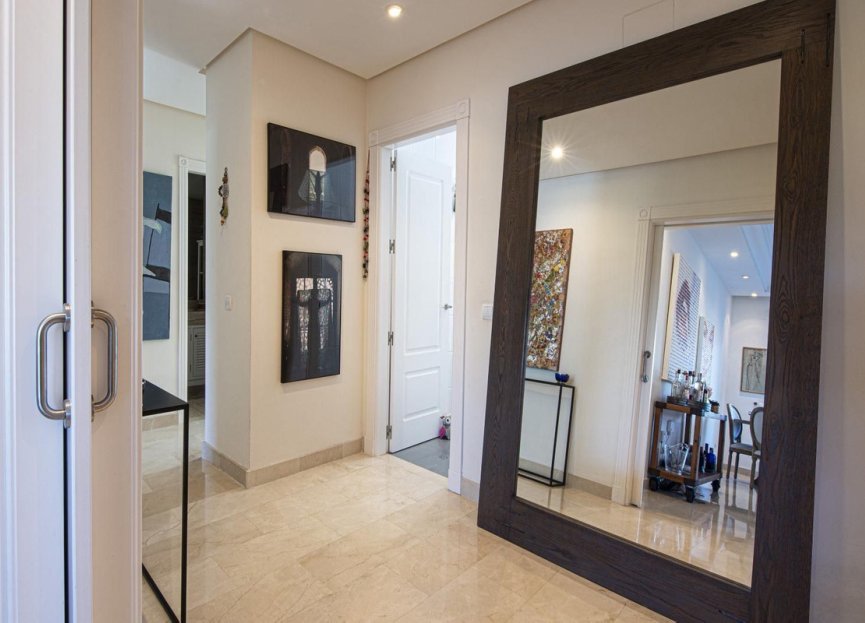 Resale - Ground floor apartment - Marbella - Nueva Andalucia