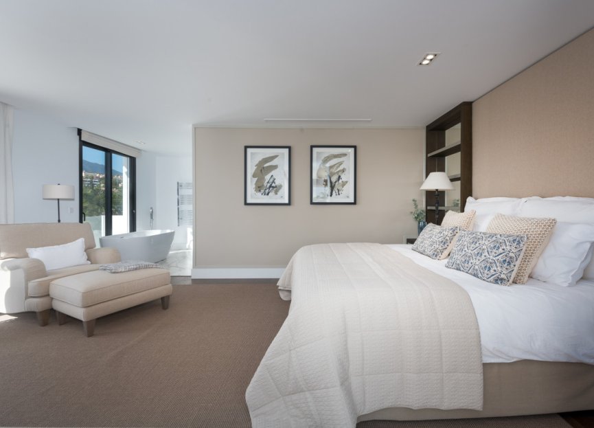 Resale - House - Detached Villa - Marbella - Nueva Andalucia