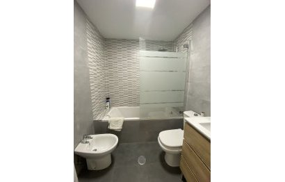 Resale - Apartment - Middle Floor Apartment - Fuengirola - Fuengirola Centro