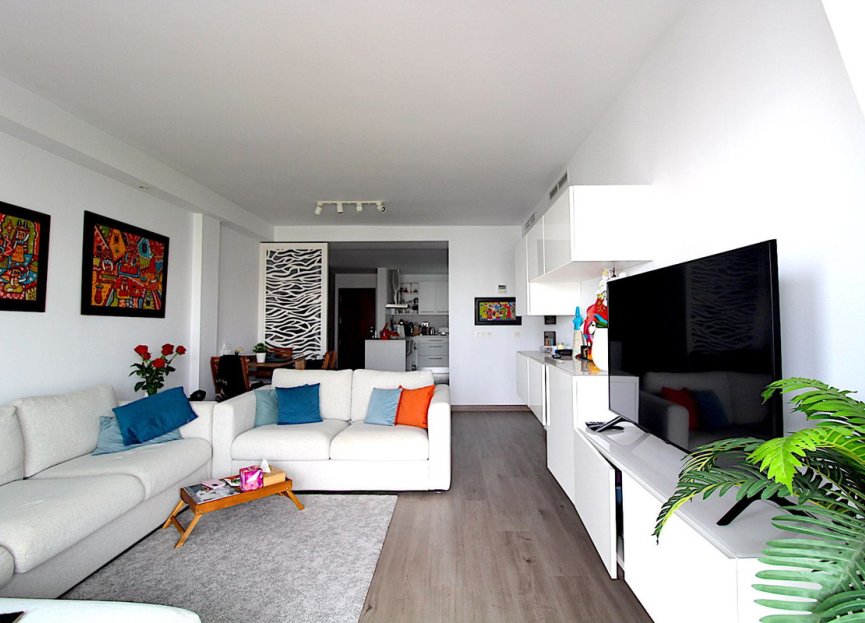 Resale - Apartment - Middle Floor Apartment - Estepona - Estepona Centro