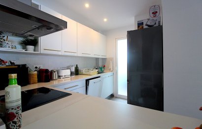 Resale - Apartment - Middle Floor Apartment - Estepona - Estepona Centro