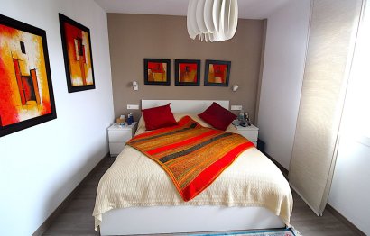 Resale - Apartment - Middle Floor Apartment - Estepona - Estepona Centro