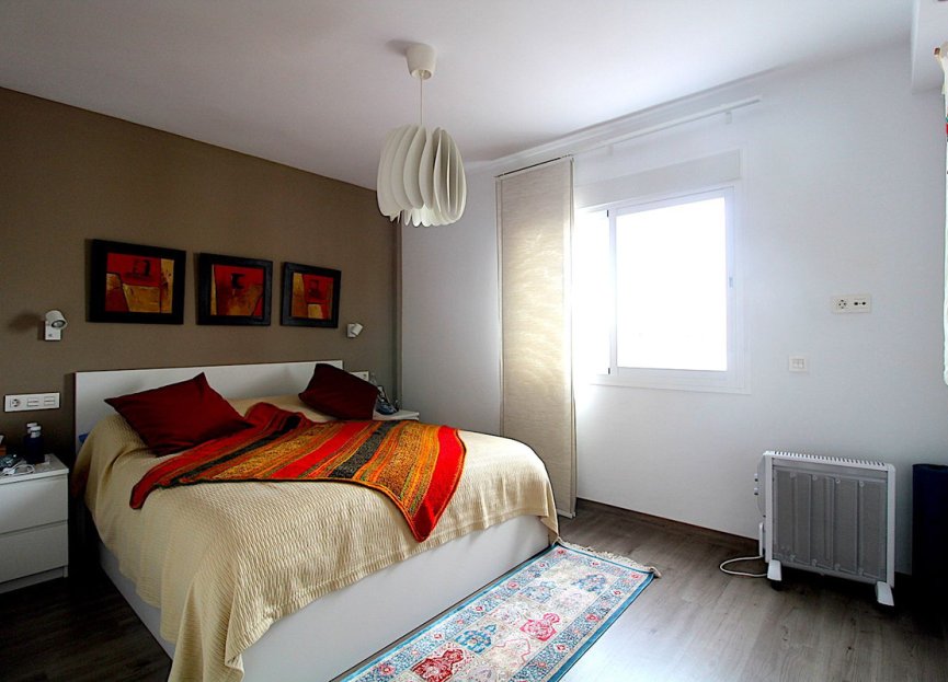 Resale - Apartment - Middle Floor Apartment - Estepona - Estepona Centro