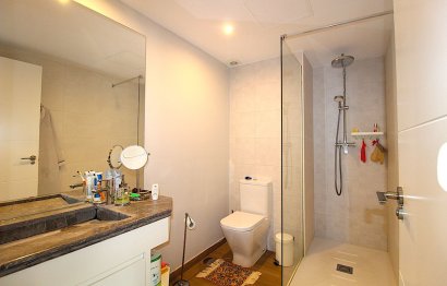 Resale - Apartment - Middle Floor Apartment - Estepona - Estepona Centro