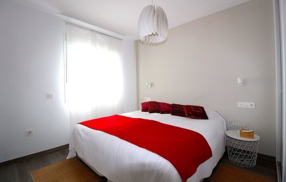 Resale - Apartment - Middle Floor Apartment - Estepona - Estepona Centro