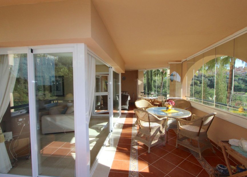 Resale - Apartment - Middle Floor Apartment - Marbella - Elviria