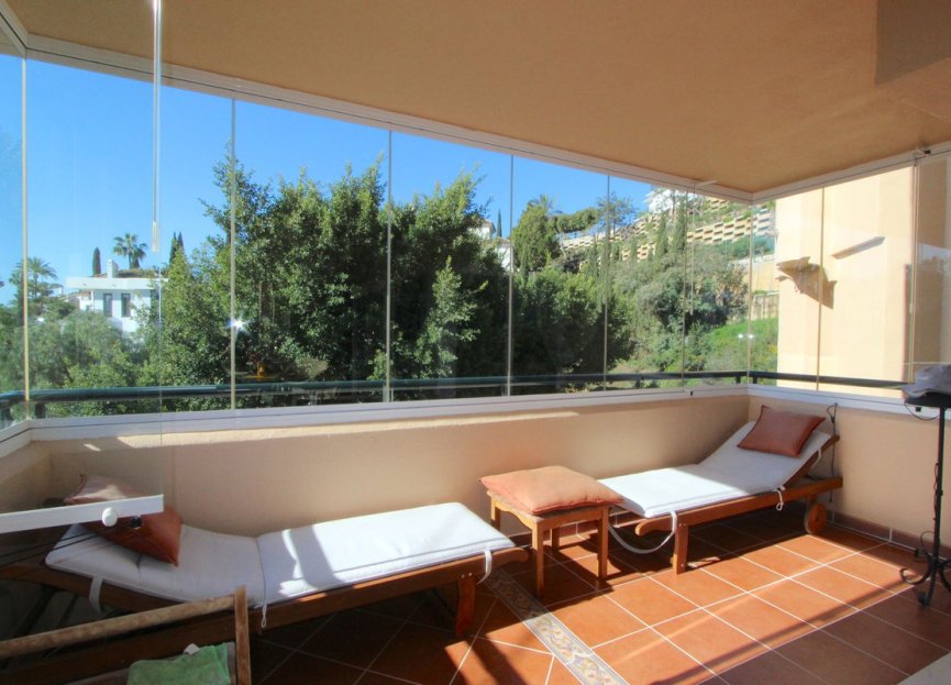 Resale - Apartment - Middle Floor Apartment - Marbella - Elviria