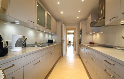 Resale - Apartment - Middle Floor Apartment - Marbella - Elviria