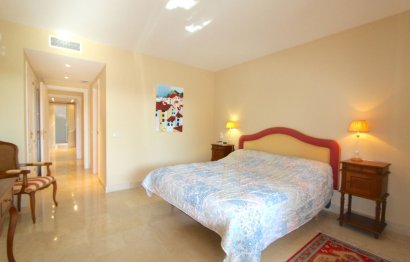 Resale - Apartment - Middle Floor Apartment - Marbella - Elviria