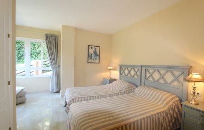 Resale - Apartment - Middle Floor Apartment - Marbella - Elviria