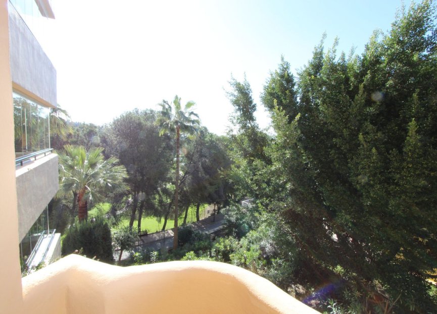 Resale - Apartment - Middle Floor Apartment - Marbella - Elviria