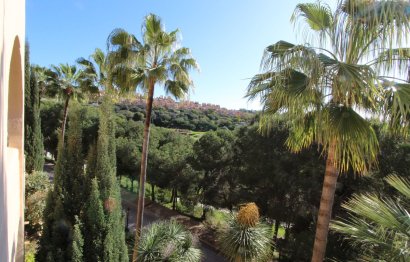 Resale - Apartment - Middle Floor Apartment - Marbella - Elviria