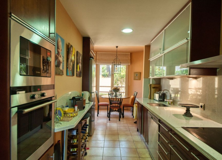 Resale - Ground floor apartment - Marbella - Sierra Blanca