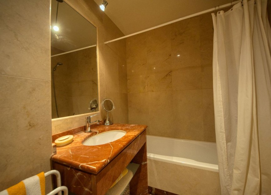 Resale - Ground floor apartment - Marbella - Sierra Blanca