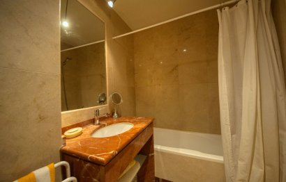 Resale - Ground floor apartment - Marbella - Sierra Blanca