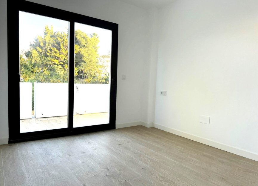 Resale - Ground floor apartment - Estepona - Estepona Centro