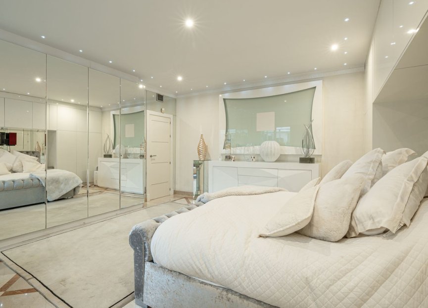 Resale - Ground floor apartment - Marbella - Nueva Andalucia