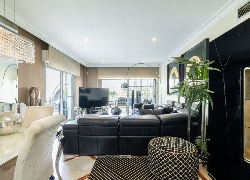 Resale - Ground floor apartment - Marbella - Nueva Andalucia