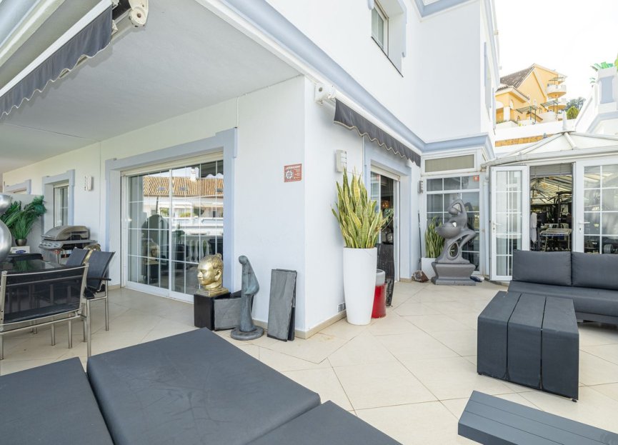 Resale - Ground floor apartment - Marbella - Nueva Andalucia