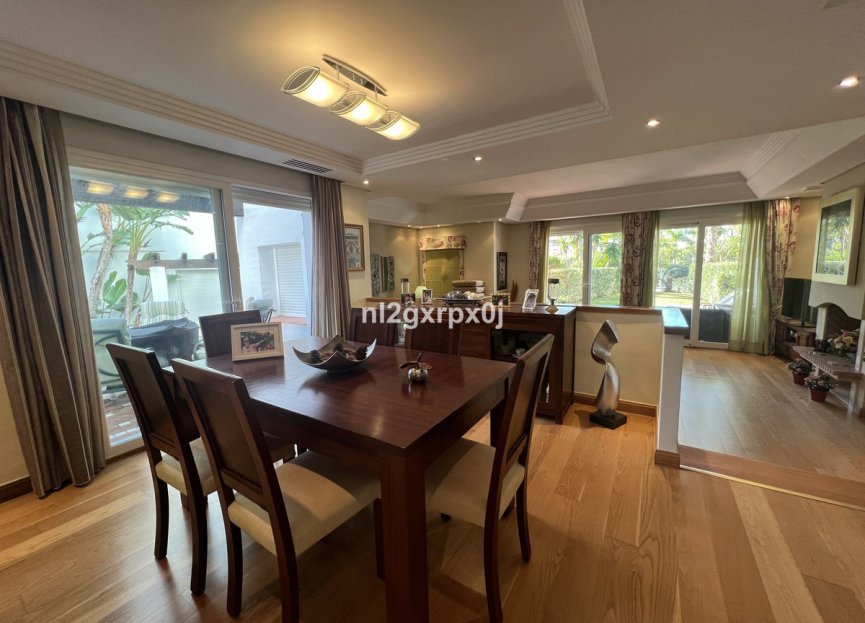 Resale - House - Semi-Detached House - Estepona - Costalita