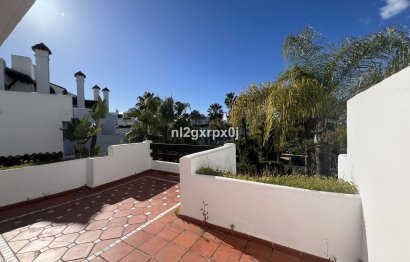 Resale - House - Semi-Detached House - Estepona - Costalita