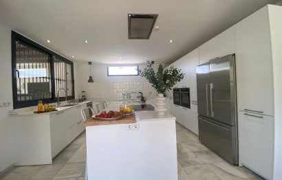 Reventa - House - Detached Villa - Marbella - Nueva Andalucia