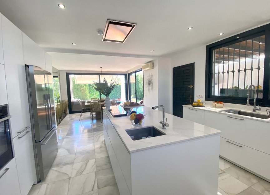 Reventa - House - Detached Villa - Marbella - Nueva Andalucia