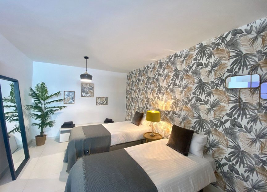 Reventa - House - Detached Villa - Marbella - Nueva Andalucia