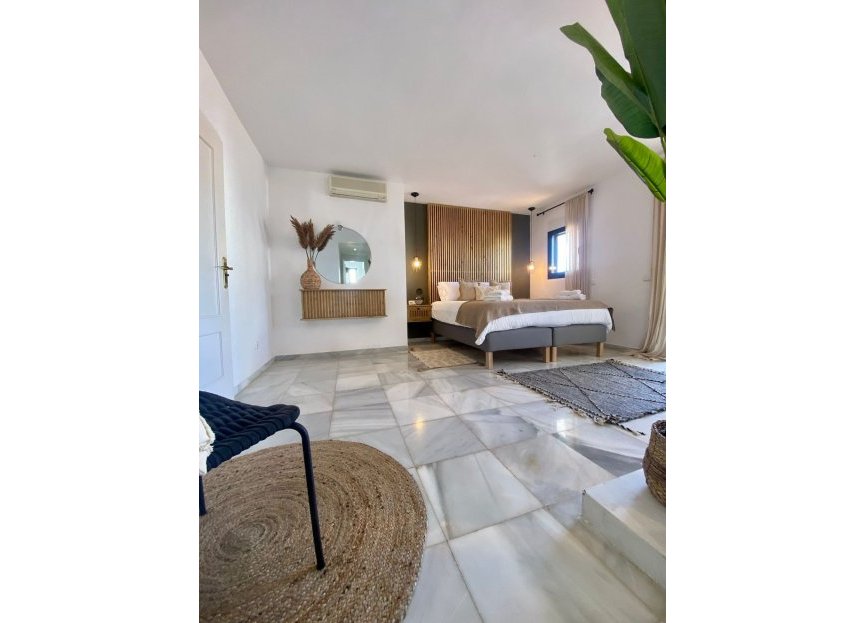 Reventa - House - Detached Villa - Marbella - Nueva Andalucia