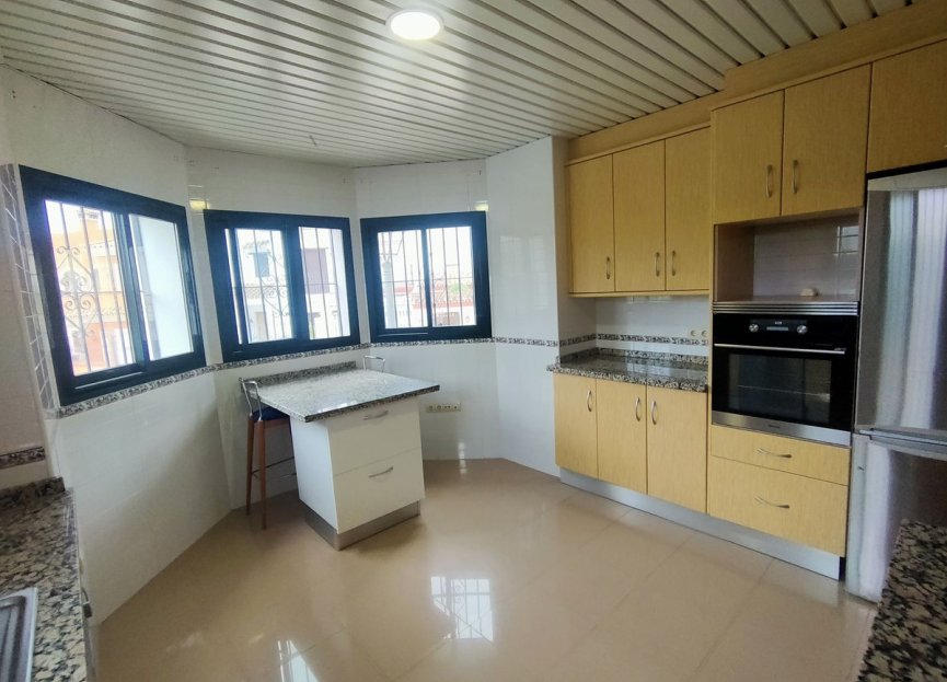 Resale - House - Semi-Detached House - Estepona - Cancelada