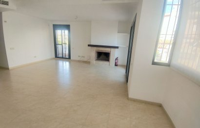 Resale - House - Semi-Detached House - Estepona - Cancelada