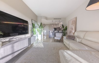 Resale - Apartment - Middle Floor Apartment - Marbella - Elviria