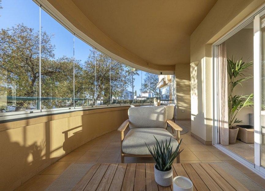 Resale - Apartment - Middle Floor Apartment - Marbella - Elviria