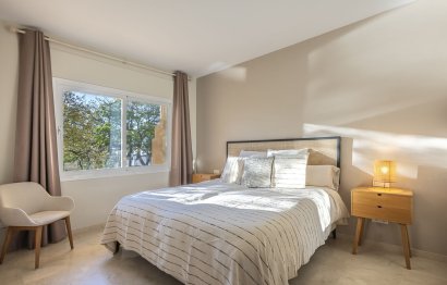 Resale - Apartment - Middle Floor Apartment - Marbella - Elviria