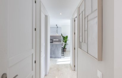 Resale - Apartment - Middle Floor Apartment - Marbella - Elviria