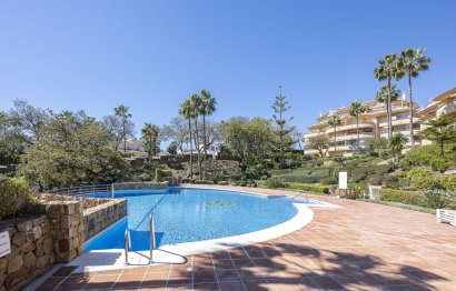 Resale - Apartment - Middle Floor Apartment - Marbella - Elviria