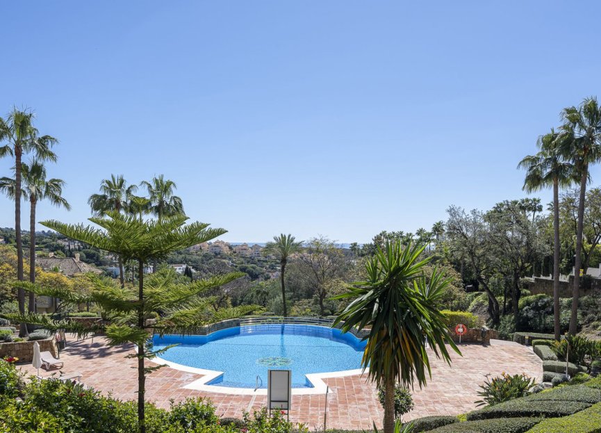 Resale - Apartment - Middle Floor Apartment - Marbella - Elviria