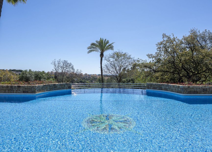Resale - Apartment - Middle Floor Apartment - Marbella - Elviria