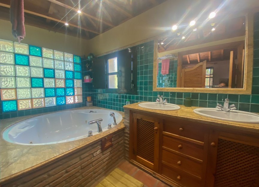 Reventa - House - Detached Villa - Marbella - Nueva Andalucia