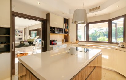 Reventa - House - Detached Villa - Marbella - Nueva Andalucia