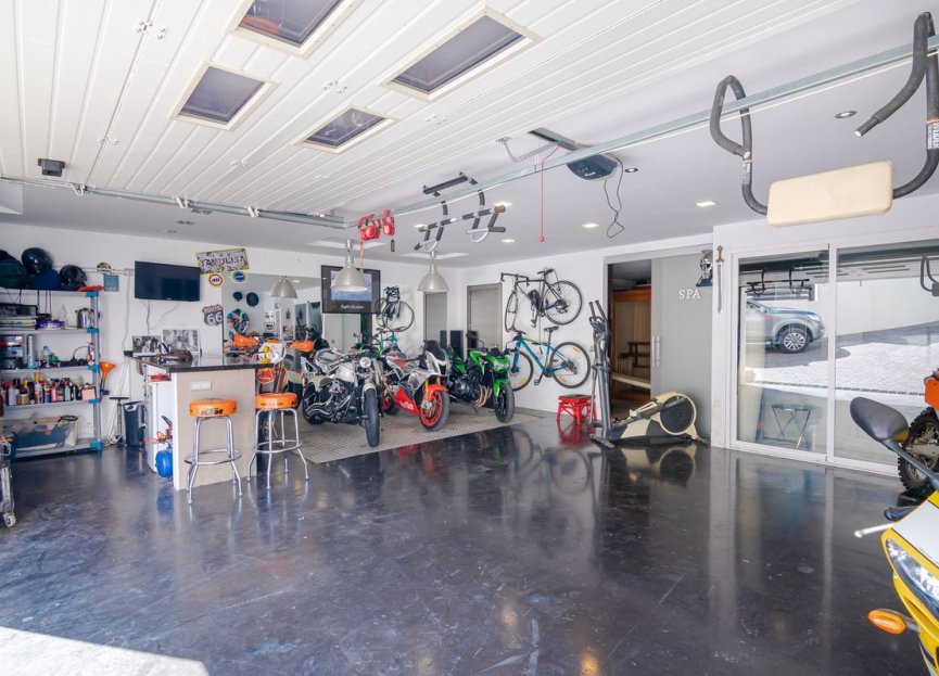 Reventa - House - Detached Villa - Marbella - Nueva Andalucia