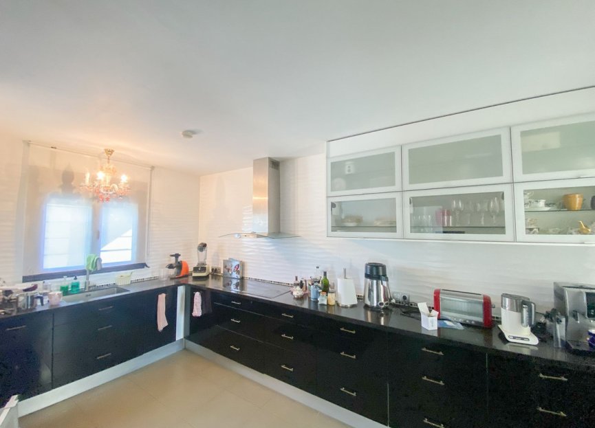 Resale - House - Semi-Detached House - Estepona - Estepona Centro