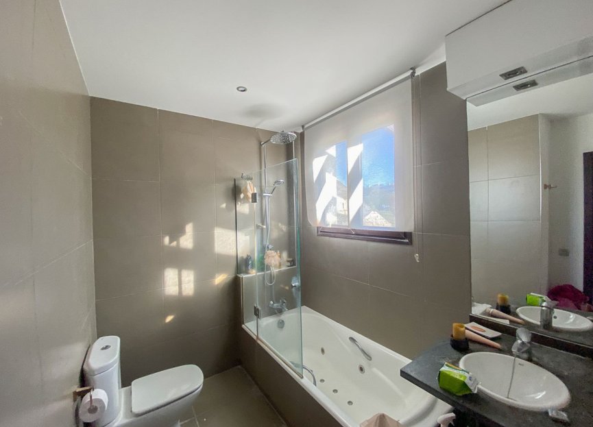 Resale - House - Semi-Detached House - Estepona - Estepona Centro