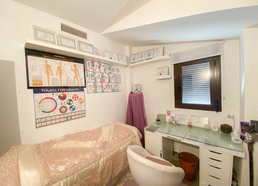 Resale - House - Semi-Detached House - Estepona - Estepona Centro