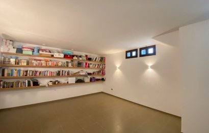 Resale - House - Semi-Detached House - Estepona - Estepona Centro