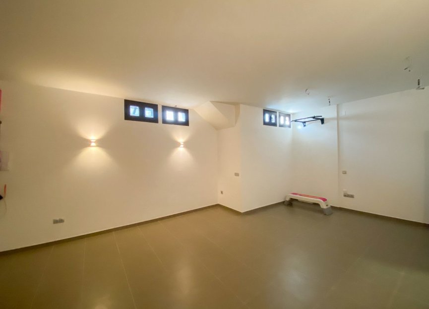 Resale - House - Semi-Detached House - Estepona - Estepona Centro