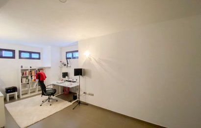 Resale - House - Semi-Detached House - Estepona - Estepona Centro