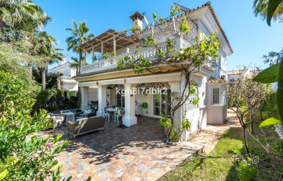 Resale - House - Detached Villa - Estepona - Estepona Centro